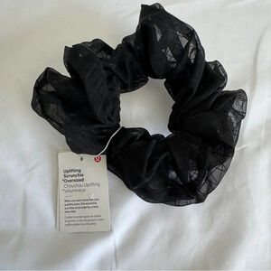 🆕🖤 Lululemon Uplifting Scrunchie *Oversized Black